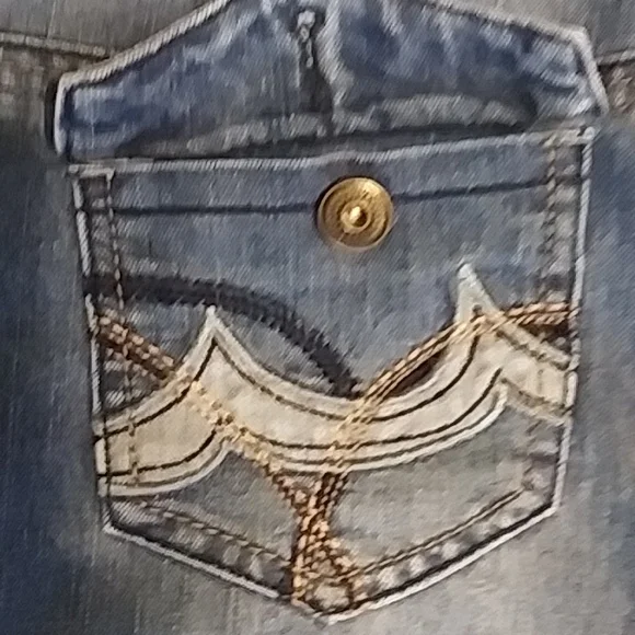 Baccini Bermuda Denim Shorts - Picture 7 of 11